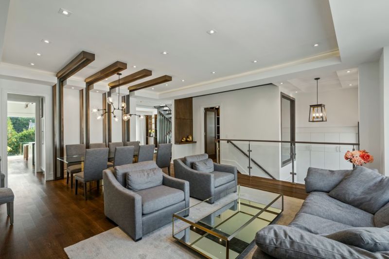 207 Burndale Avenue, North York, ON