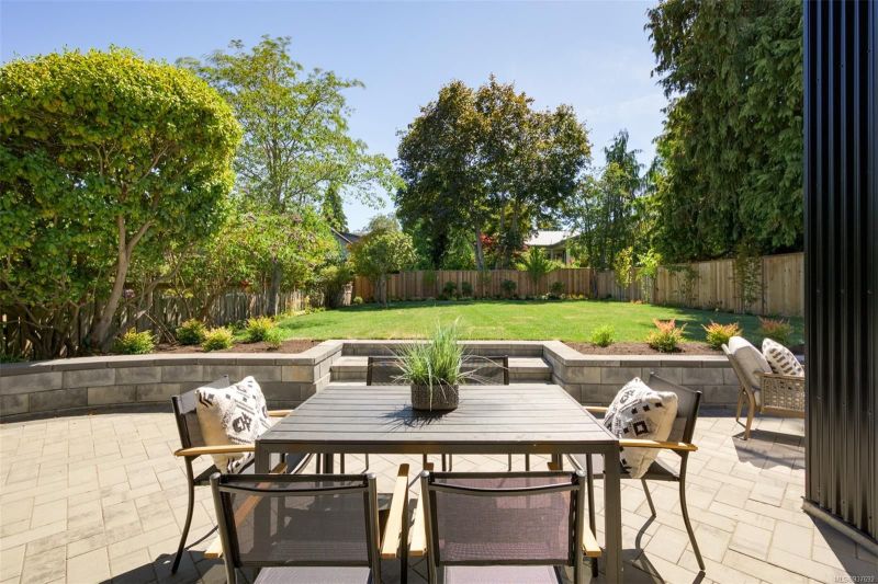 2651 Anscomb Place, Victoria, BC