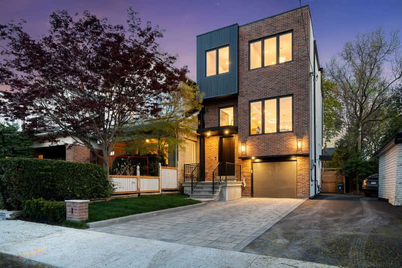 1 Graham Gardens, York, Toronto, ON, Canada, Toronto, ON