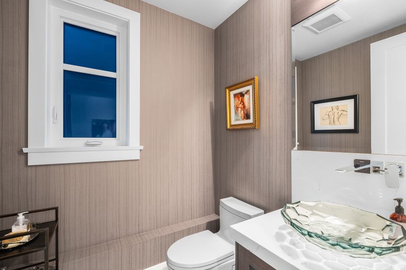 2130 Kings Avenue, West Vancouver, BC