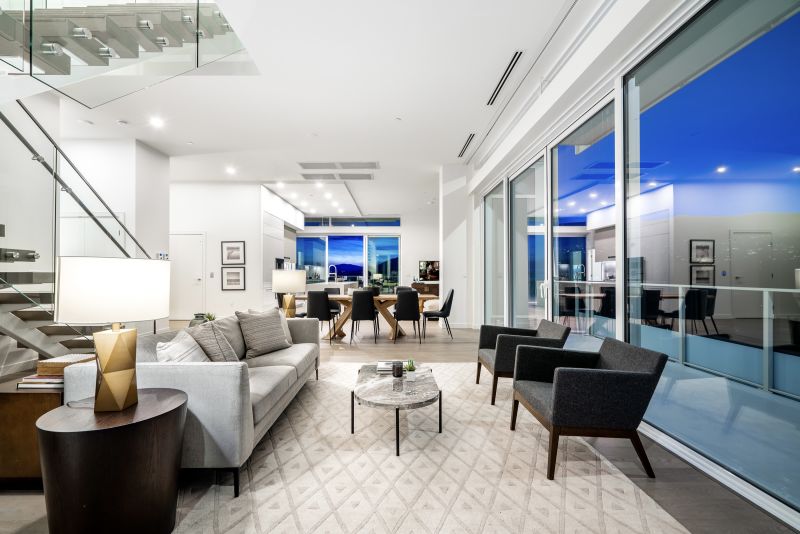 200 Klahanie Court, West Vancouver, BC