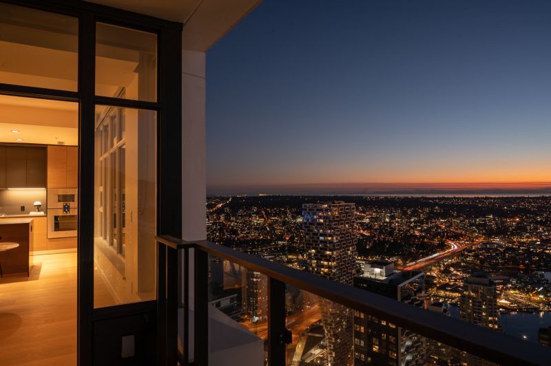 5706 1289 Hornby Street, Vancouver, BC