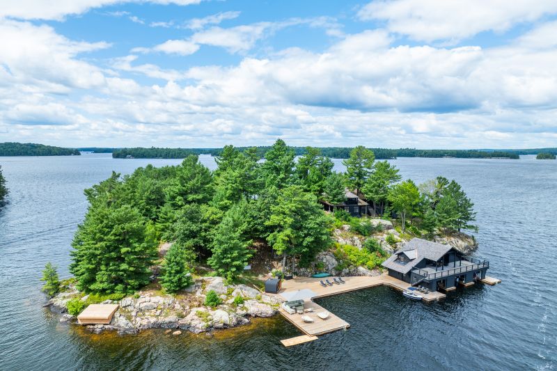 1 Onaway Island R21, Muskoka Lakes, ON