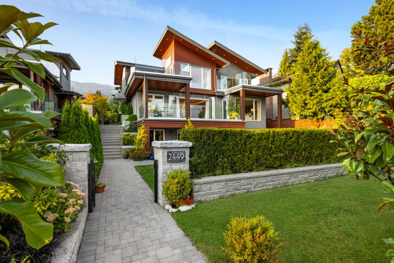 2449 Kings Avenue, West Vancouver, BC