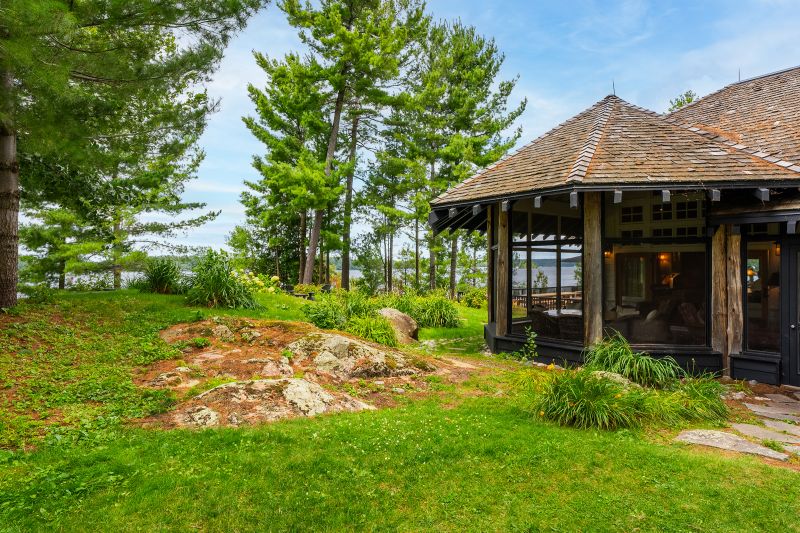 1 Onaway Island R21, Muskoka Lakes, ON