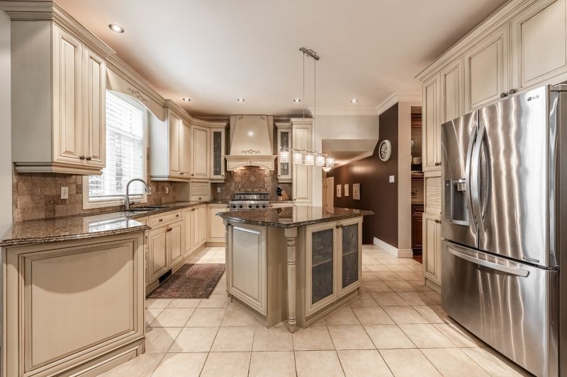 533 Rue des Falaises, Mont-Saint-Hilaire, QC