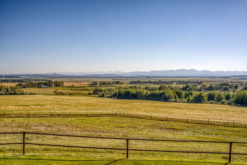 43062 Township Road 250, Calgary, AB
