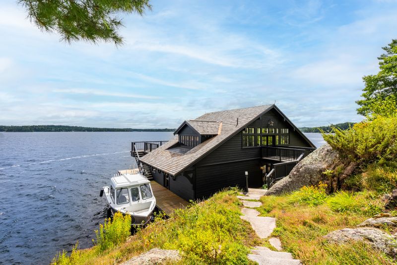 1 Onaway Island R21, Muskoka Lakes, ON