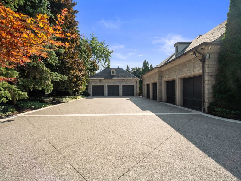284 Pine Valley Crescent, Woodbridge, ON