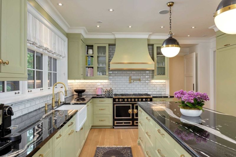 31 Sandringham Drive, Toronto, ON