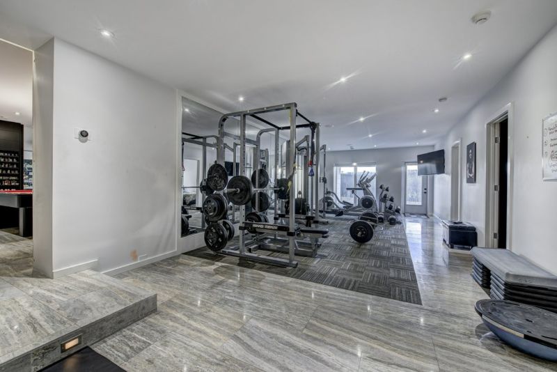 980 101 Street Southwest, Calgary, AB