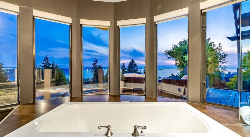 875 Aubeneau Crescent, West Vancouver, BC
