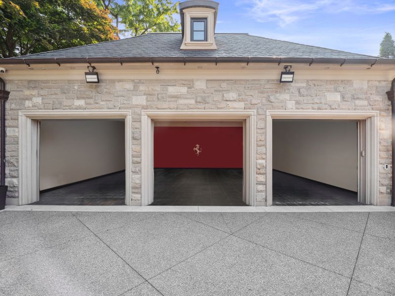 284 Pine Valley Crescent, Woodbridge, ON