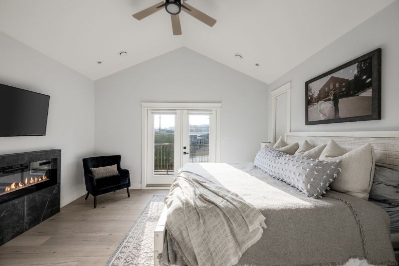 3880 Cadboro Bay Rd, Victoria, BC