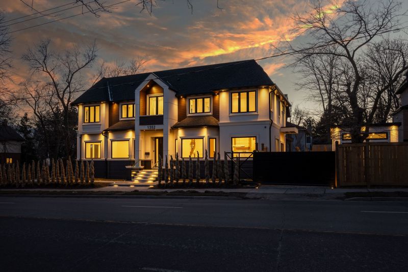 1352 Mount Pleasant Road, Toronto, ON, Canada, Toronto, ON