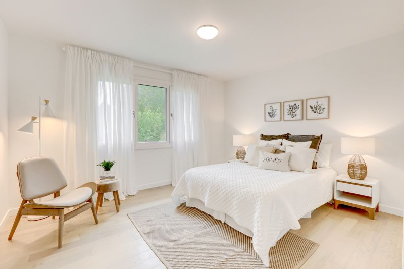 766 Rue Boissy, Saint-Lambert, QC J4R 1K2, Canada, Saint-Lambert, NB
