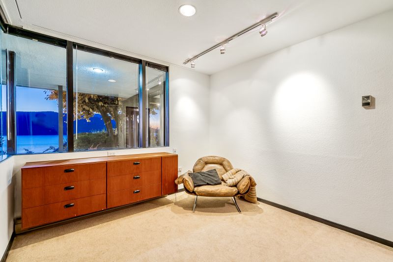 6225 St Georges Pl, West Vancouver, BC
