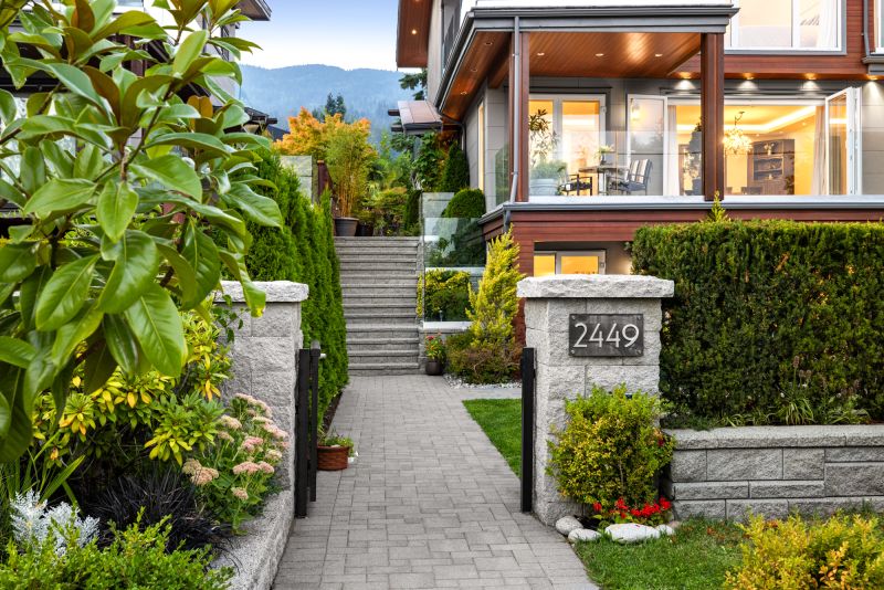 2449 Kings Avenue, West Vancouver, BC