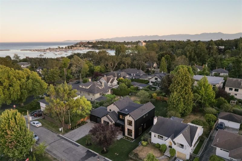 2651 Anscomb Place, Victoria, BC