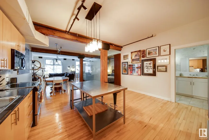 10169 104 St NW #204, Edmonton, AB