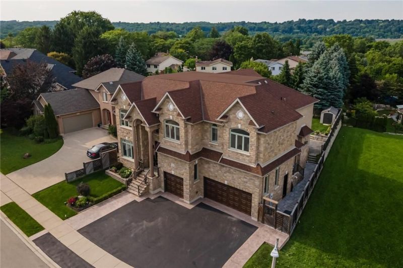 219 Kirkwood Drive, Dundas, ON