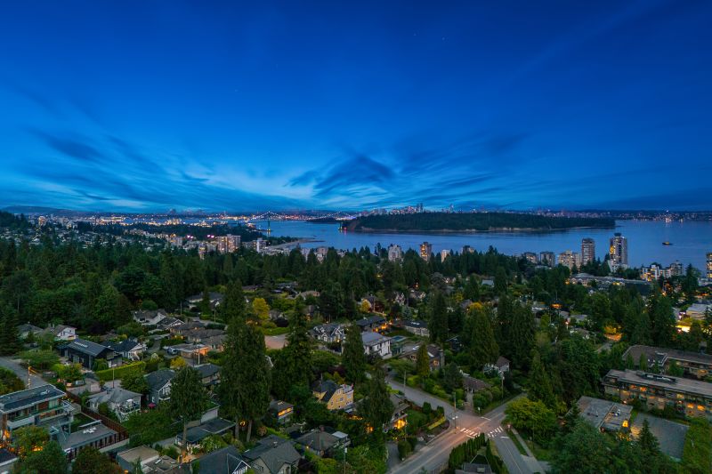 2130 Kings Avenue, West Vancouver, BC