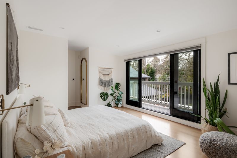 1248 Hewlett Place, Victoria, BC