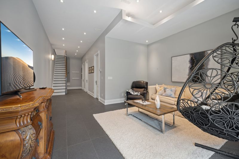 335 Melrose Avenue, North York, ON, Canada, North York, ON