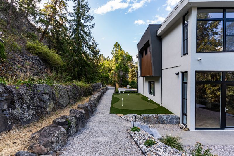 2843 Lakeridge Road, West Kelowna, BC