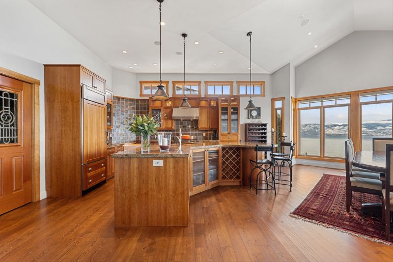 414 Okaview Road, Kelowna, BC