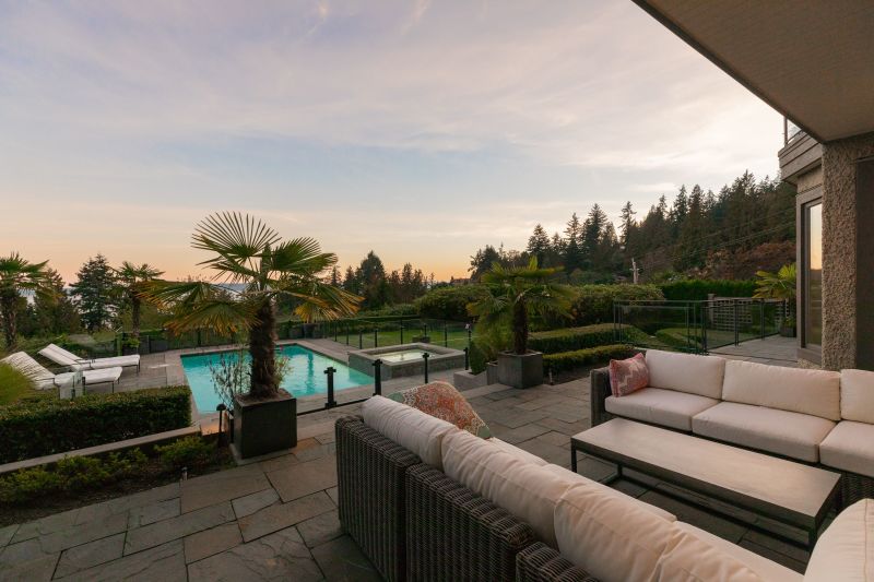 3470 Mathers Avenue, West Vancouver, BC