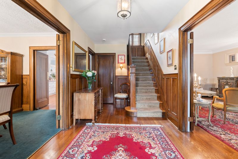 31 Hillhurst Blvd, Toronto, ON