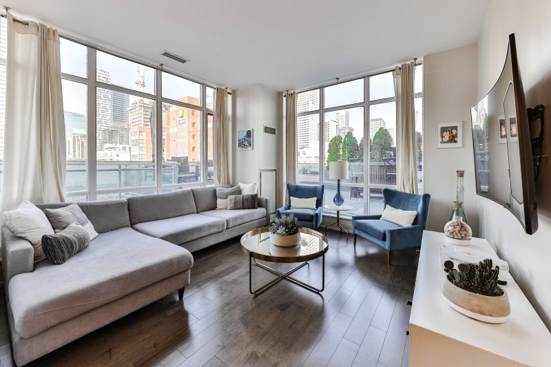 112 George Street #902, Toronto, ON