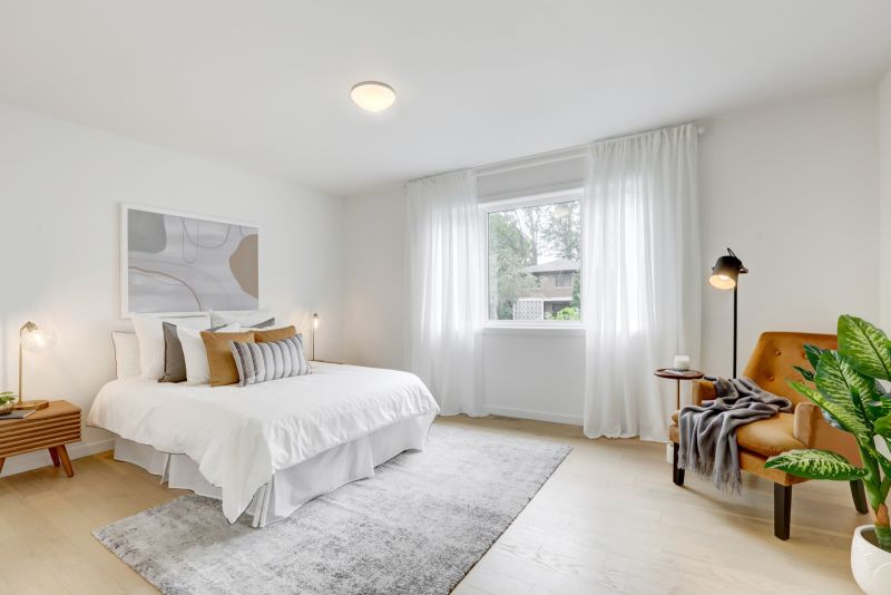 766 Rue Boissy, Saint-Lambert, QC J4R 1K2, Canada, Saint-Lambert, NB