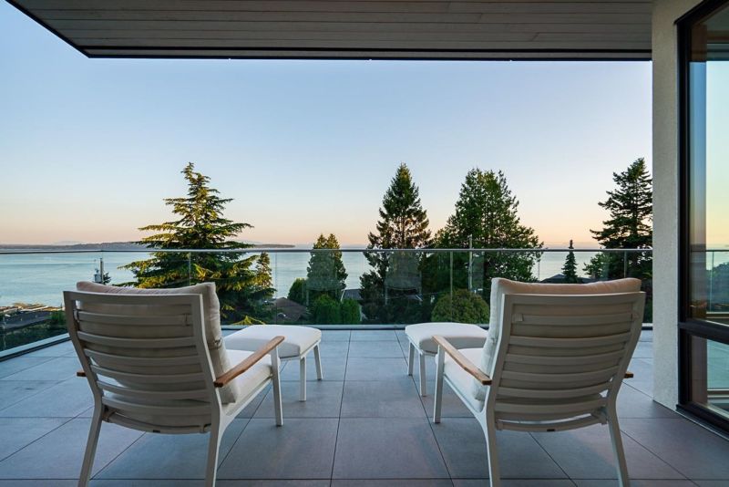 15493 Royal Avenue, White Rock, BC