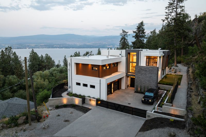 2843 Lakeridge Road, West Kelowna, BC