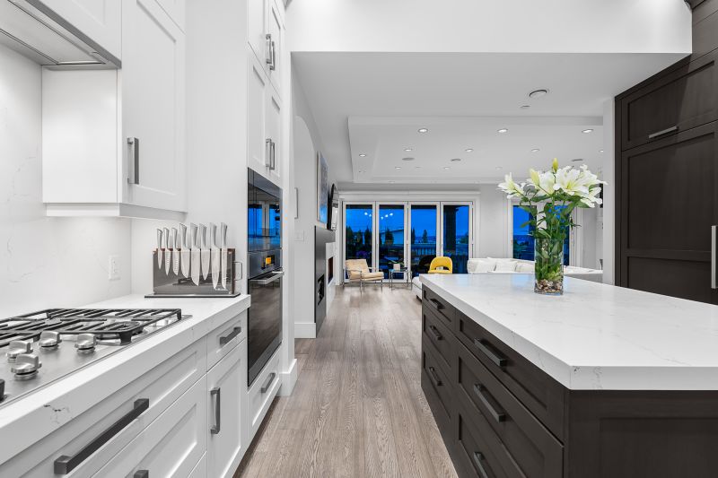 2130 Kings Avenue, West Vancouver, BC