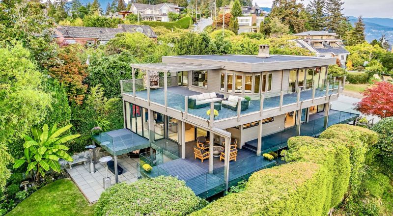 875 Aubeneau Crescent, West Vancouver, BC