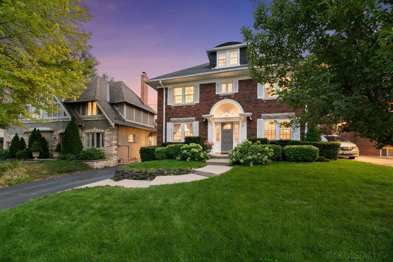 31 Hillhurst Blvd, Toronto, ON