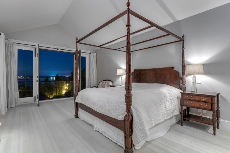 3470 Mathers Avenue, West Vancouver, BC
