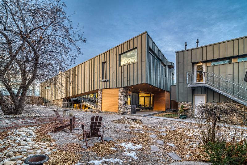 145 38A Avenue Southwest, Calgary, AB