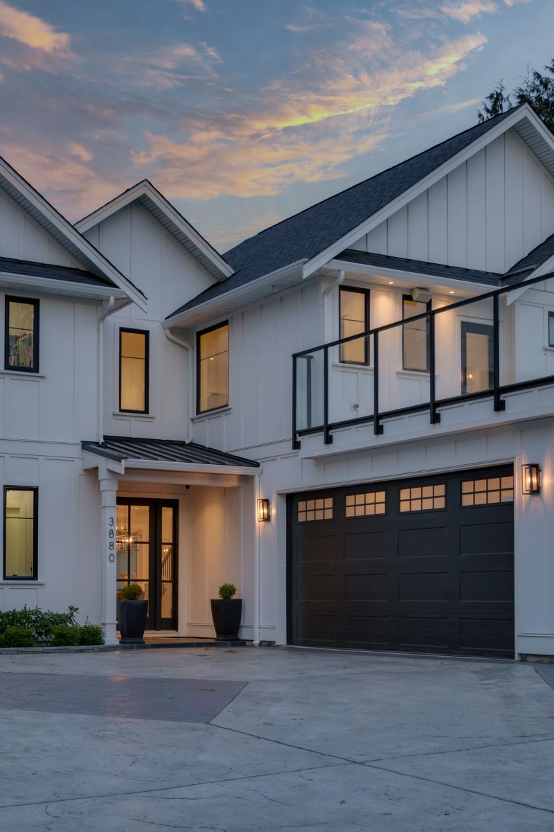 3880 Cadboro Bay Rd, Victoria, BC