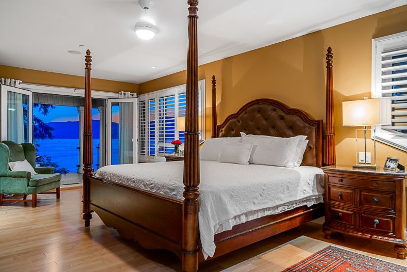 8035 Pasco Road, West Vancouver, BC