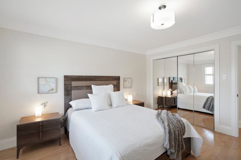 1414 Cawthra Road, Mississauga, ON