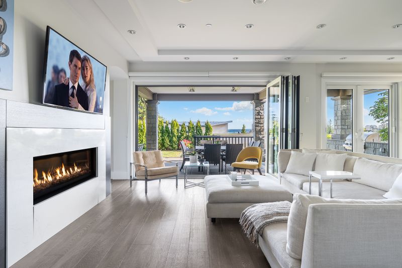 2130 Kings Avenue, West Vancouver, BC