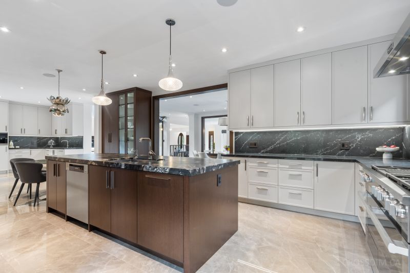 121 Forest Heights Blvd, Toronto, ON