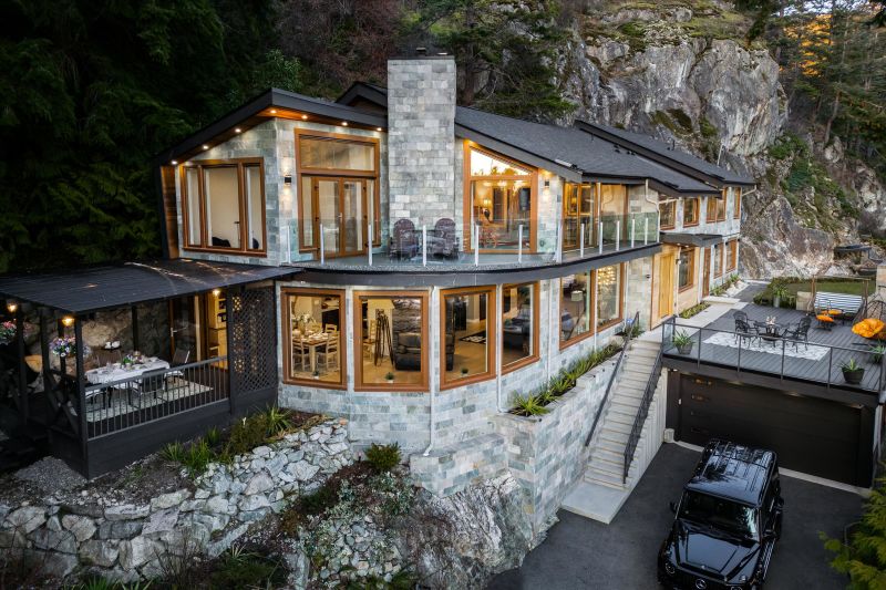 5797 Marine Drive, West Vancouver, BC