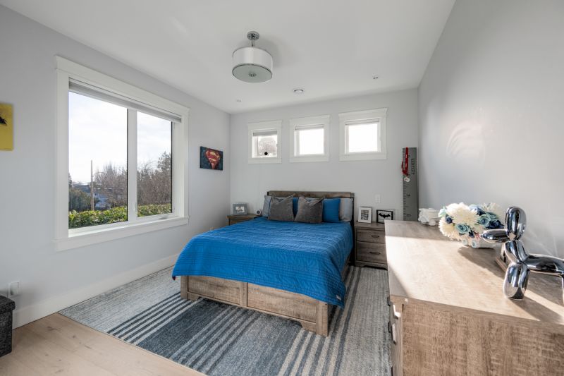 3880 Cadboro Bay Rd, Victoria, BC