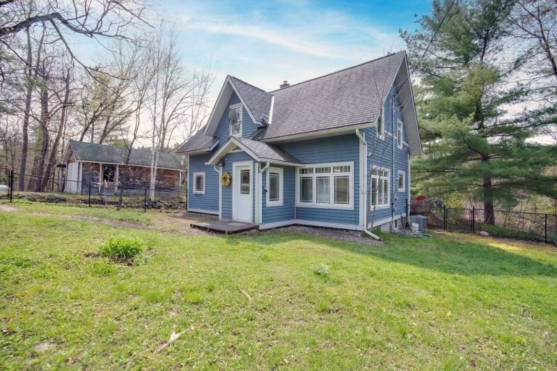 2827 Muskoka Road 118 West, Port Carling, ON