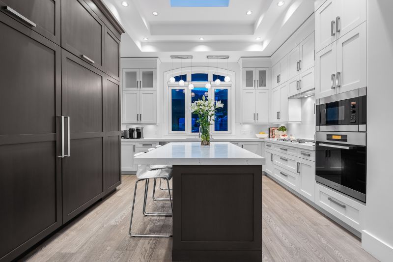 2130 Kings Avenue, West Vancouver, BC